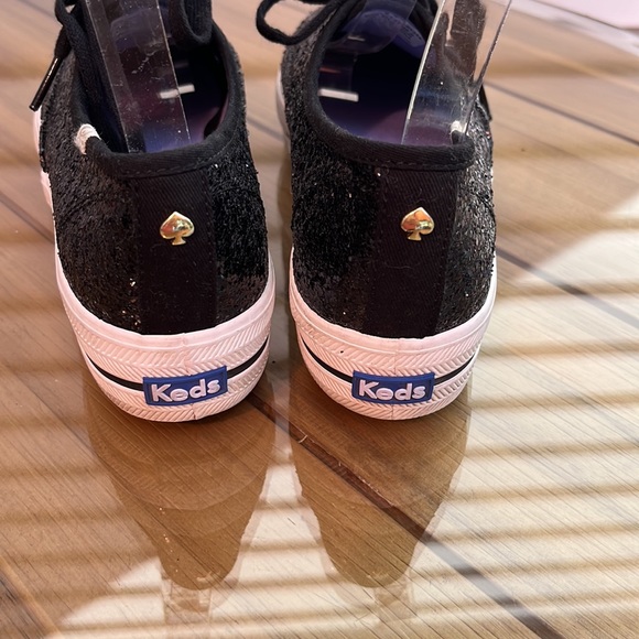 Kate Spade for kids, beautiful sequence sneakers, size 7 1/2 - Picture 3 of 8